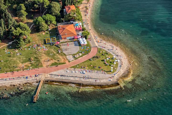Restavracija Lounge bar Svetilnik, Izola - Beach Bar, Cafe, Cocktails, Pizza, Calamari, Terrace, Sea view