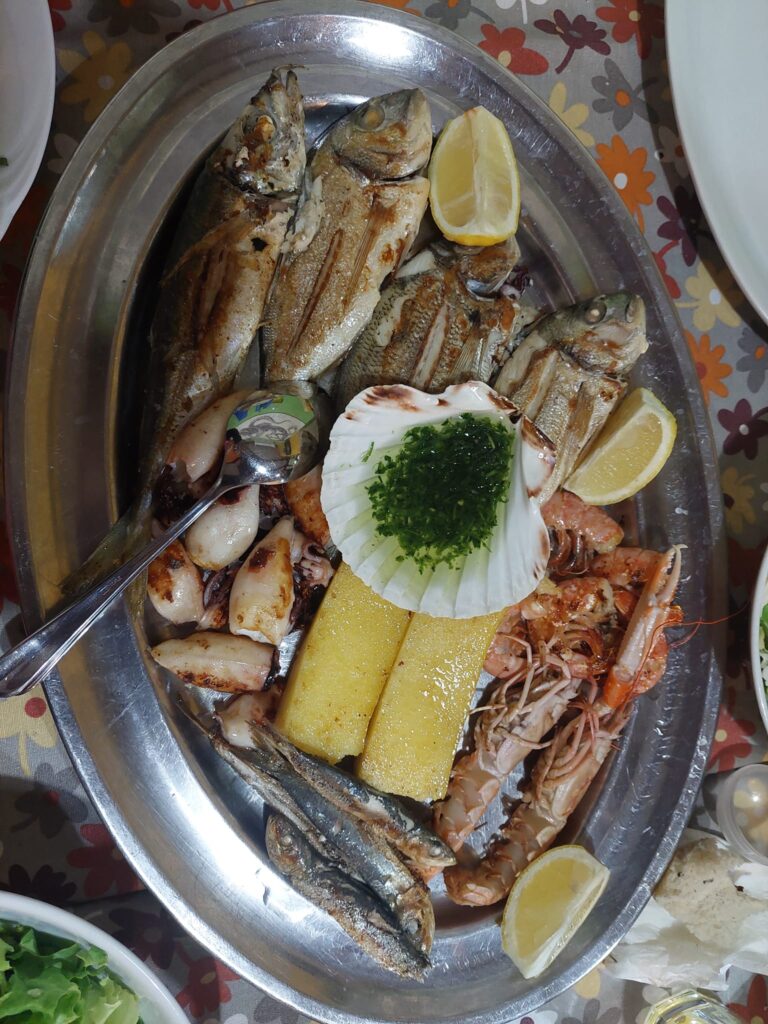 Ribja Kantina Fritolin, Portorož; Very tasty seafood snacks for low price