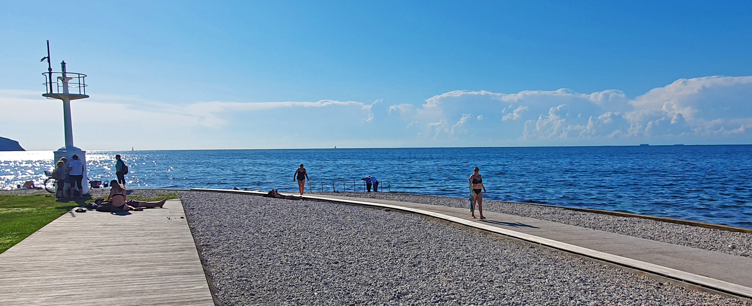 Svetilnik Beach Izola - Lighthouse Beach Izola - Beaches on Slovenian Coastline