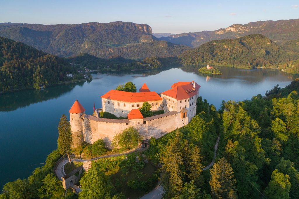 Lake Bled Castle and Restaurant - Bled Castle, with its rich history and diverse selection of cultural offerings, events and cuisine, conjures up the Middle Ages.