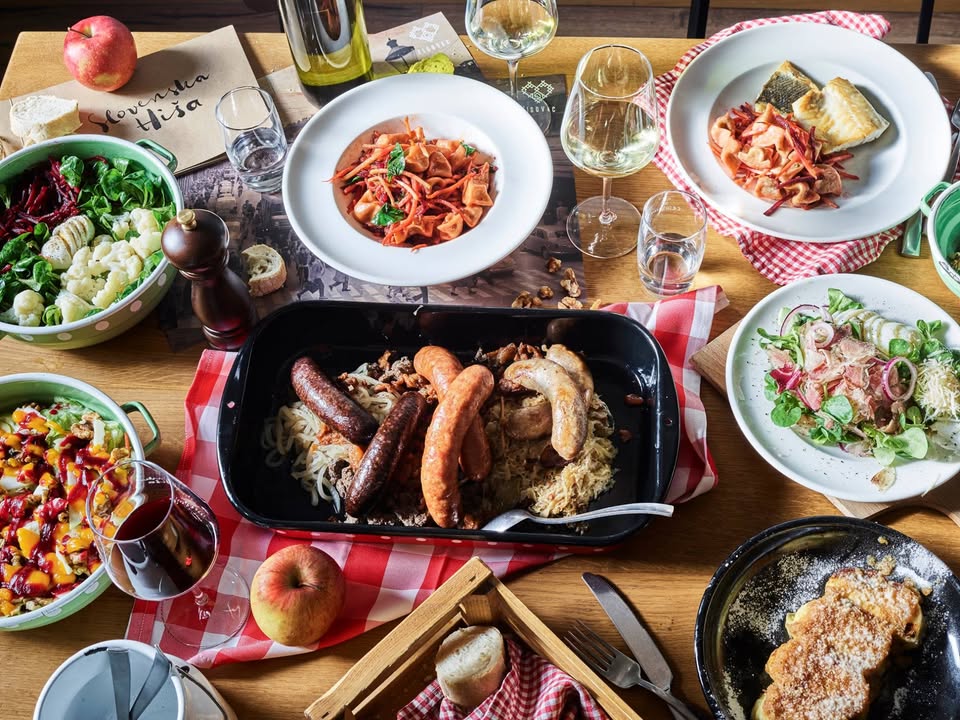 Slovenska Hisa - Figovec Restaurant in Ljubljana - Figovec is one of the oldest restaurants in Ljubljana - Traditional Slovenian Cuisine