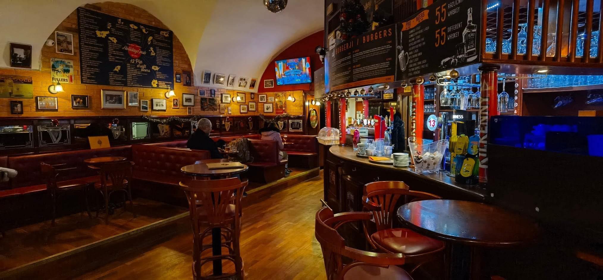 HOLIDAYS PUB in Ljubljana - Kilkenny and Guinness beer on tap. Pub has an Irish theme.