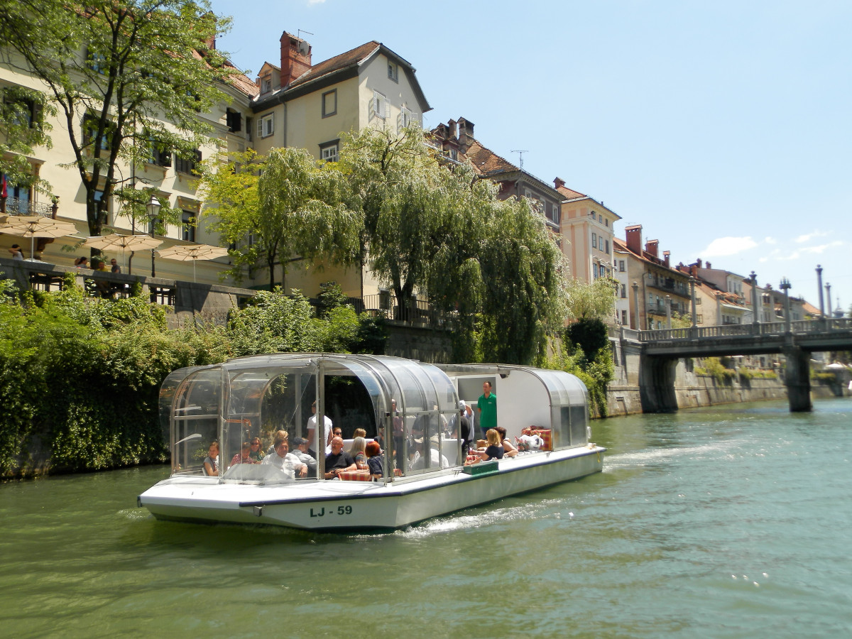 Ladjica - Ljubljana Boat Tour - Ladjica offers a tour of the city of Ljubljana from the river surface and Guided tours of the river