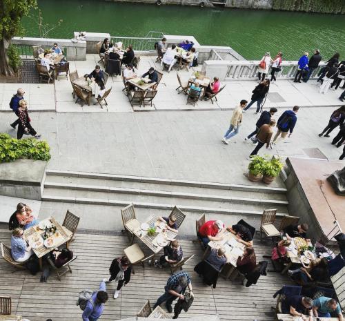 Ljubljanski Dvor Pizzeria - Wood-Fired Pizza