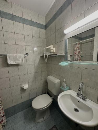 ApartmentsMuseum-A4-14L