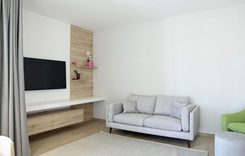 S5 - Love Nest