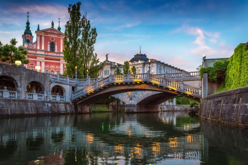 Barka LJUBLJANICA - Ljubljanica Boat Tour